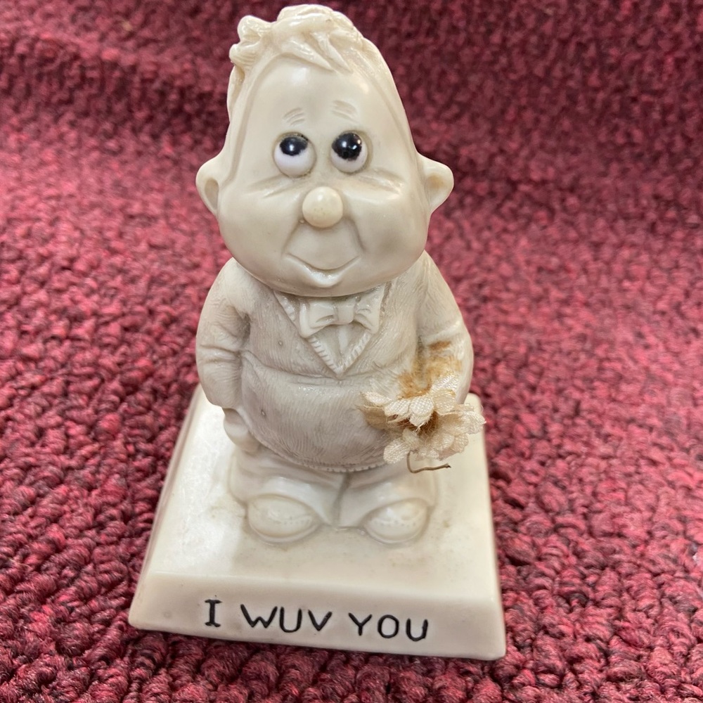 Russ Berrie & Co. Inc.   I WUV YOU statue from 1968